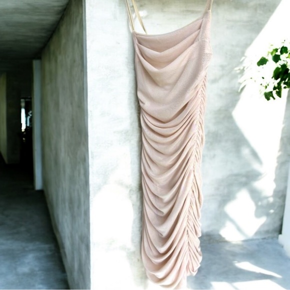 🍀SALE🍀Cream Ruched Dress - Picture 3 of 4